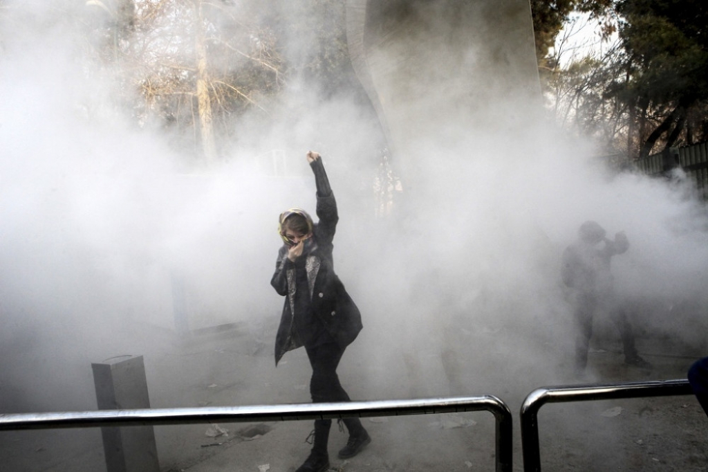Protest Iran suzavac