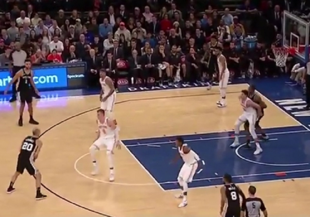 Manu Đinobili i nestvaran i neplaniran koš