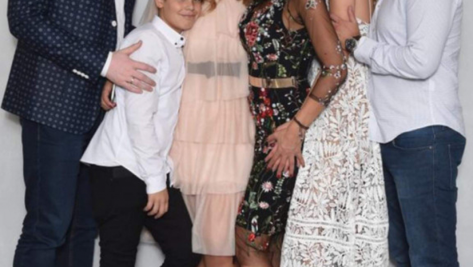 tomašević sa porodicom