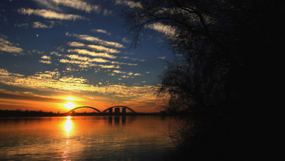 Zalazak sunca Žeželjev most