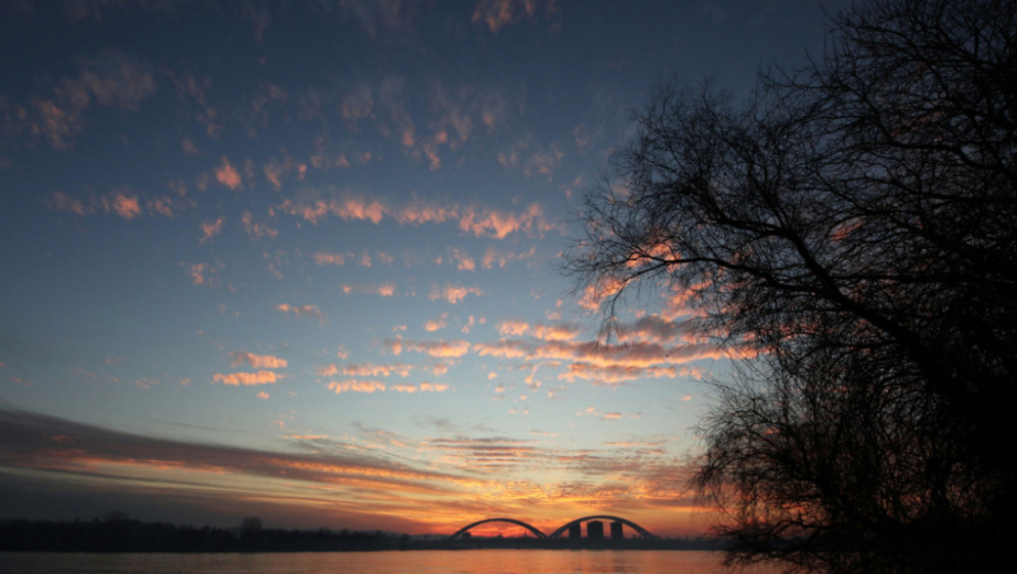 Zalazak sunca Žeželjev most
