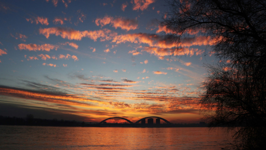 Zalazak sunca Žeželjev most