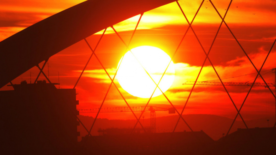 Zalazak sunca Žeželjev most