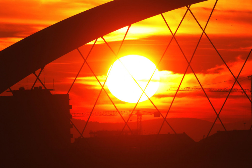 Zalazak sunca Žeželjev most