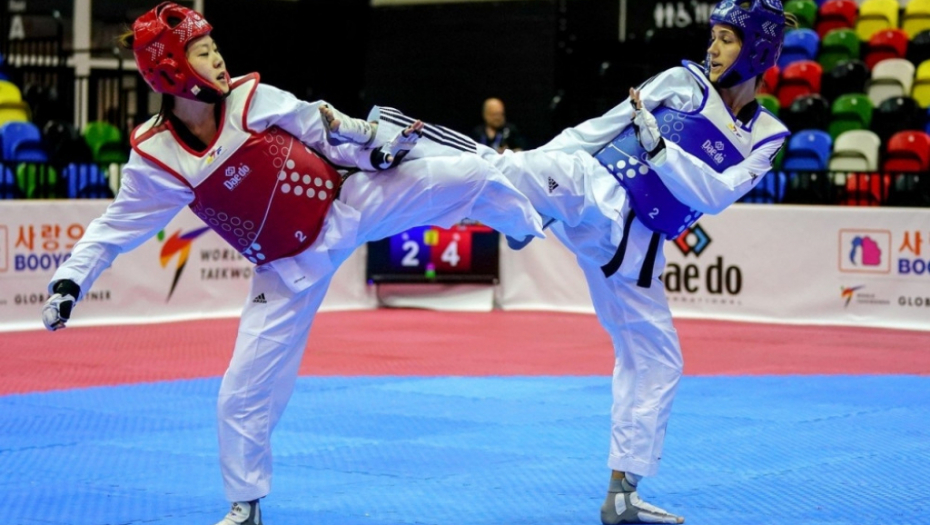 Vanja Stanković (desno)