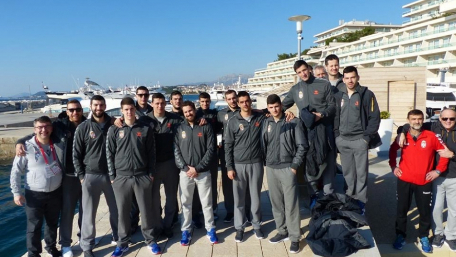 Rukometaši prošetali Rivom