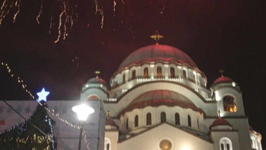 Vatromet ispred Hrama za srpsku Novu godinu
