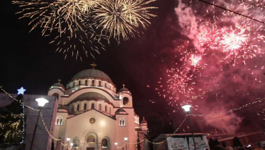 Vatromet ispred Hrama za srpsku Novu godinu