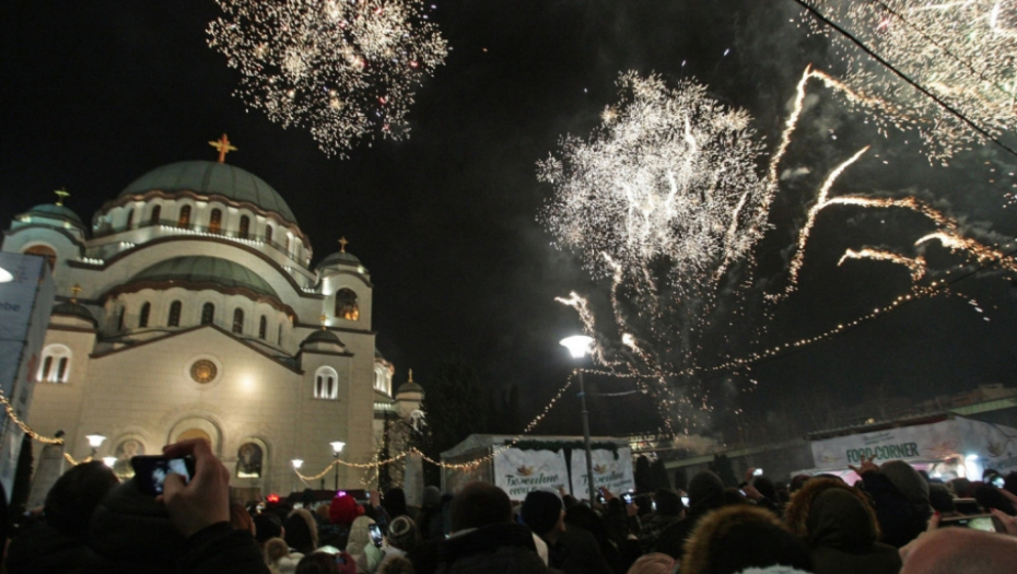 Vatromet ispred Hrama za srpsku Novu godinu