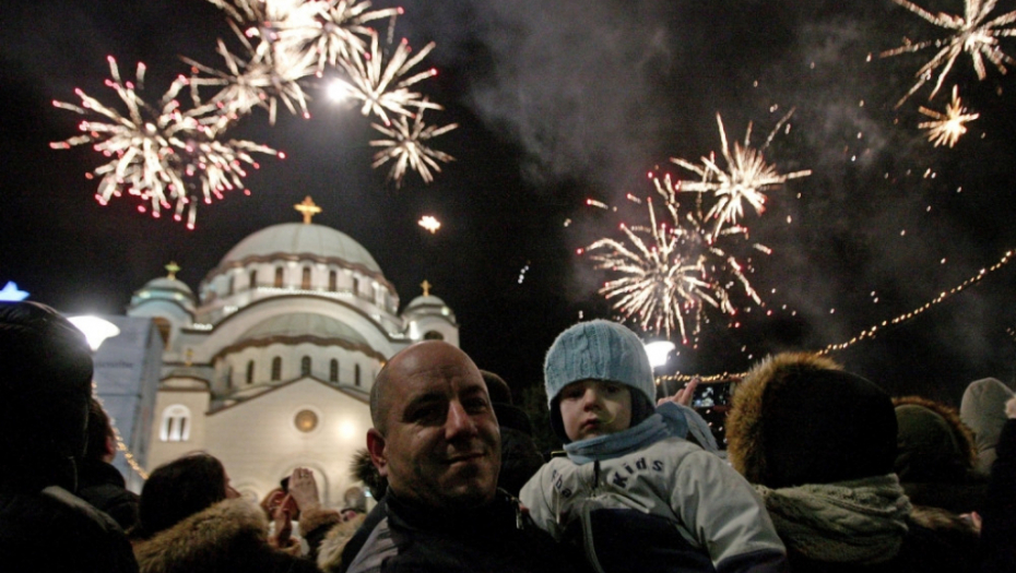 Vatromet ispred Hrama za srpsku Novu godinu