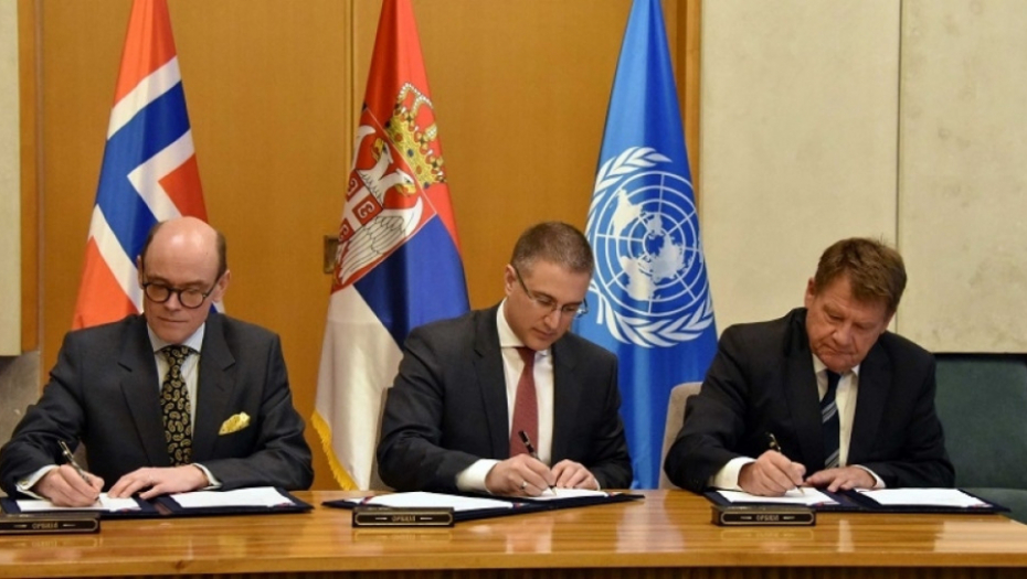 Nebojša Stefanović, potpisivanje Memoranduma