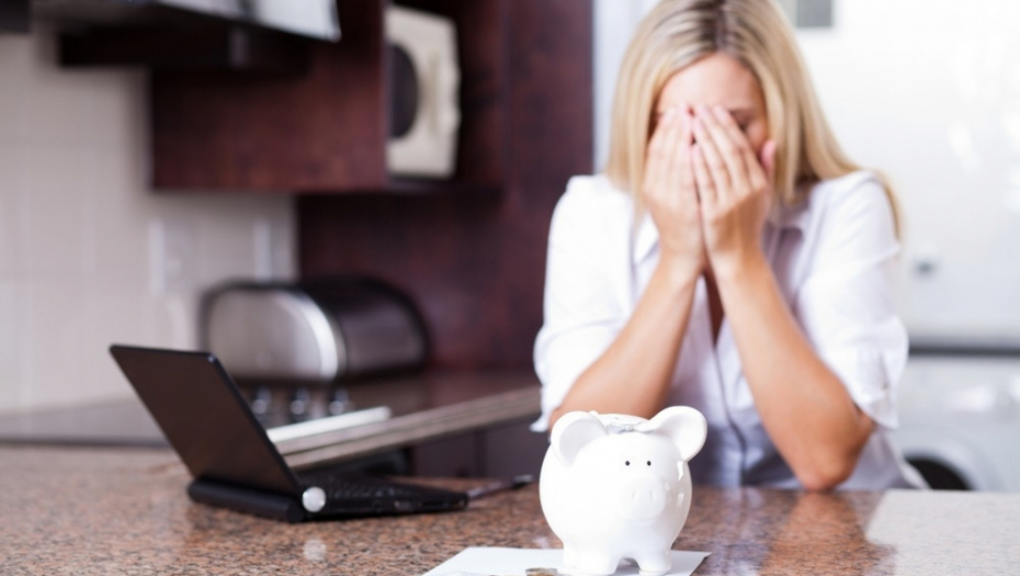 Banka, kartice, štednja, žena