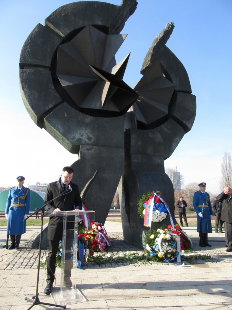 Polaganje venaca na Starom sajmištu