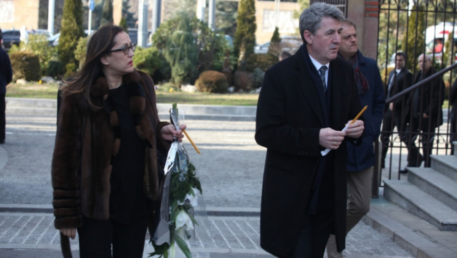 Sahrana oca Ivice Dačića