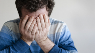 Tuga tužan plač očaj otac smrt