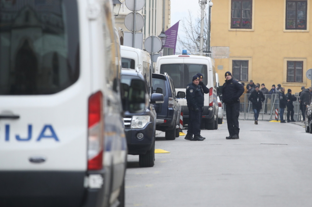 Policija okupirala Zagreb