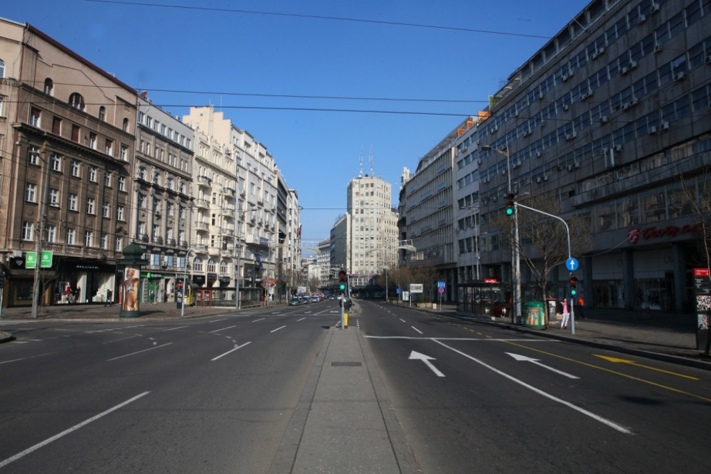 Beograd ulice Skupština centar grada prazno semafor pešački