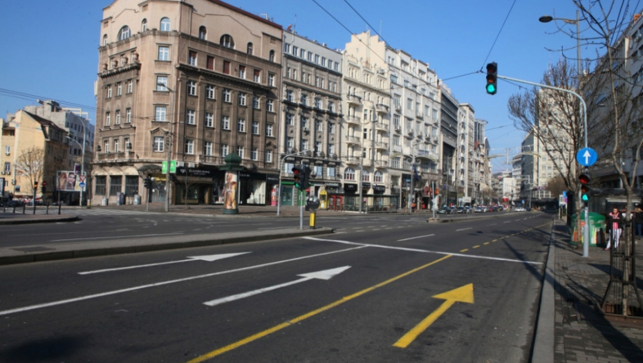 Beograd ulice Skupština centar grada prazno semafor pešački