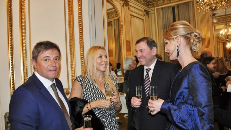 Dragan Stojković Piksi i Rajko Ristić sa suprugama