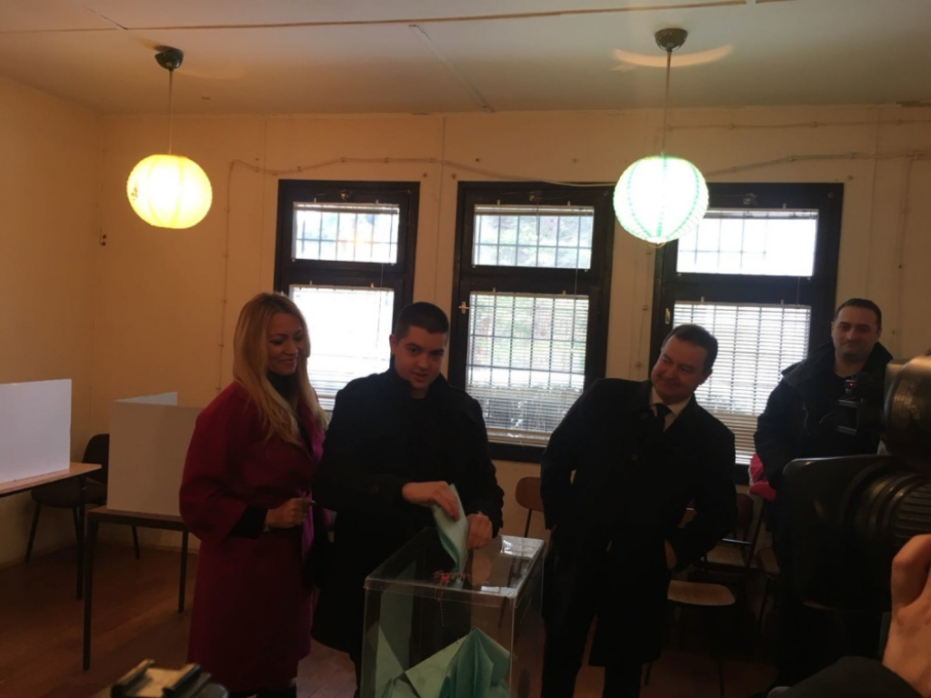 Ivica Dačić sa porodicom