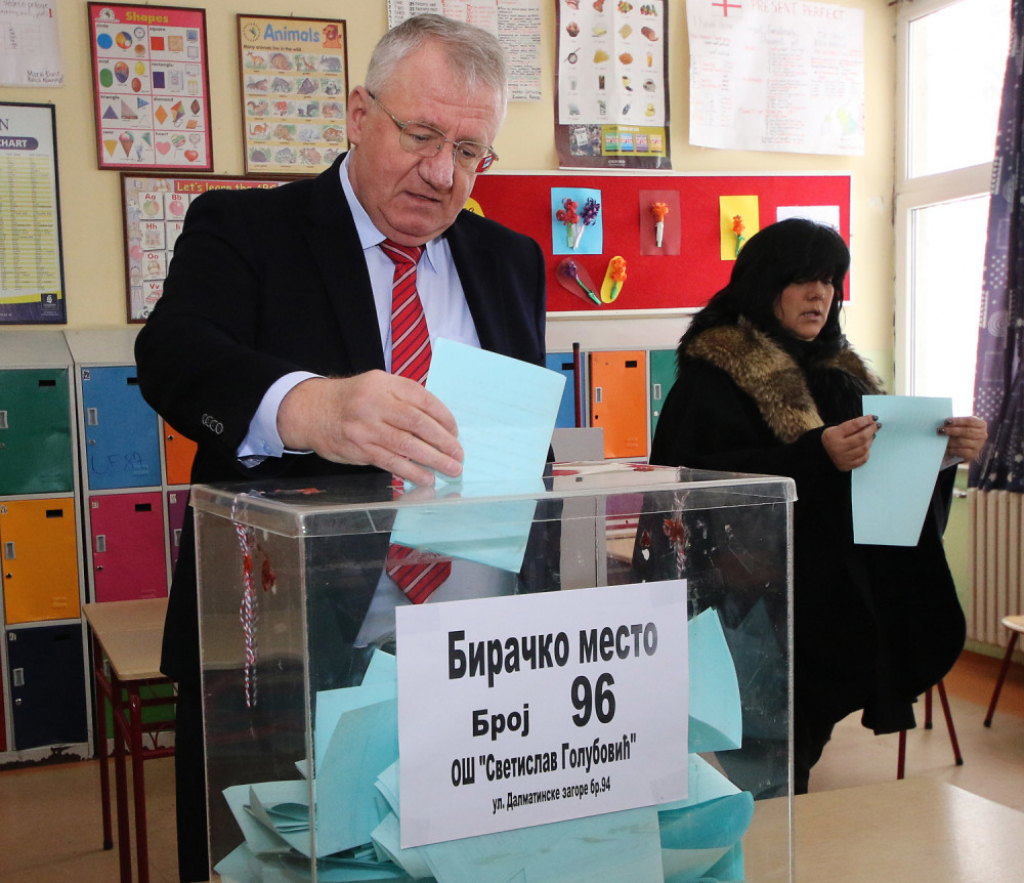 Vojislav &Scaron;e&scaron;elj