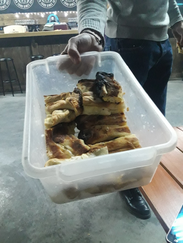 Gibanica u štabu Luke Maksimovića