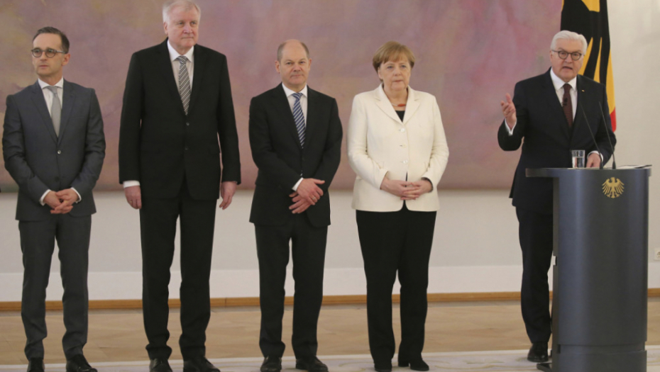 Merkel položila zakletvu