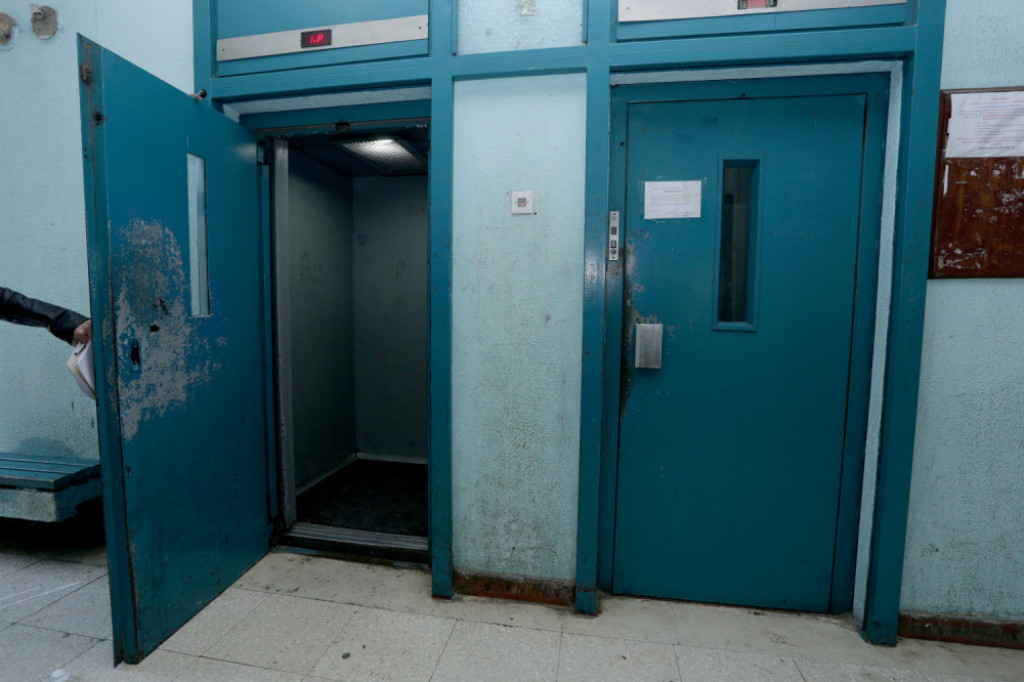 Lift, Višespratnica, Voždovac, Zgrada