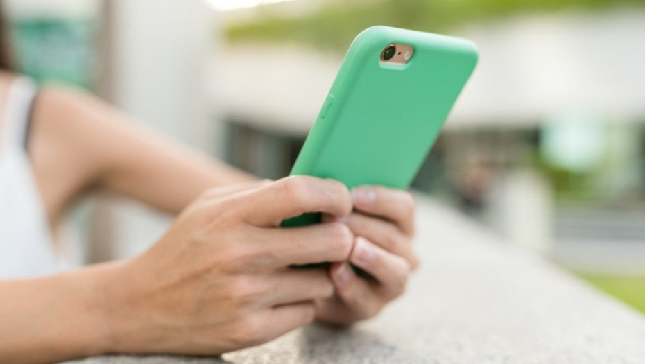 Mobilni telefon, poruke, sms, kuckanje