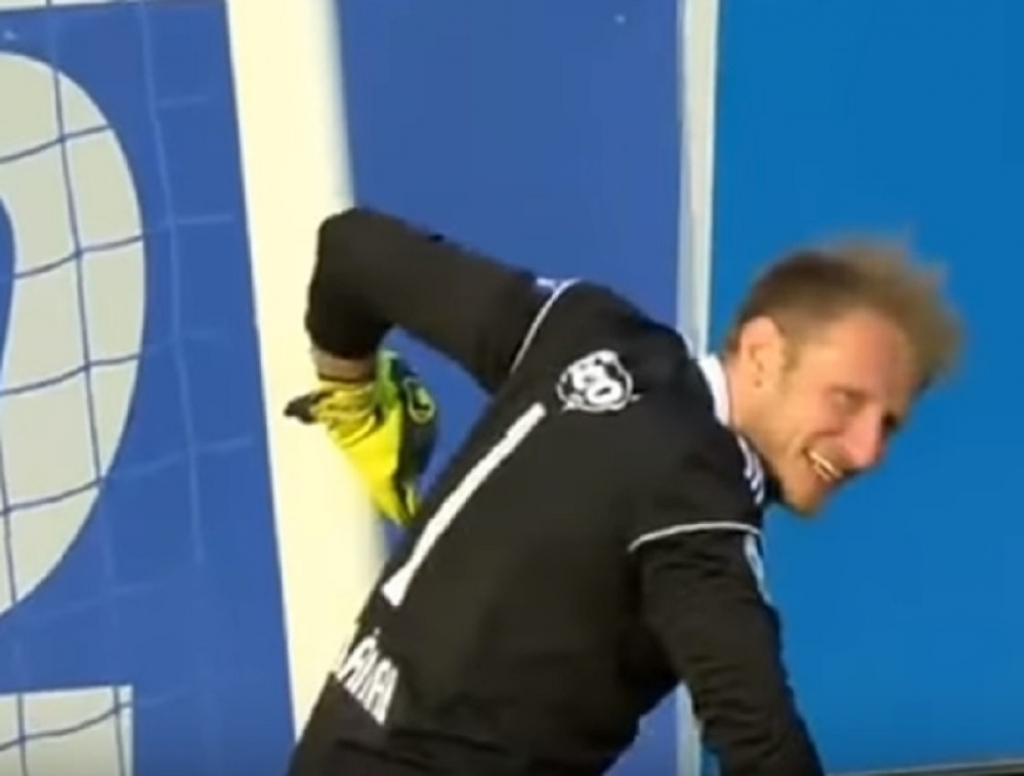 Golman uspeo da slomi gol