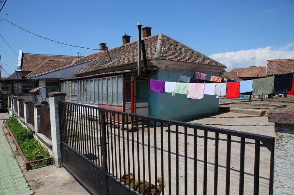 Kuća porodice u kojoj je silovana A. M. 