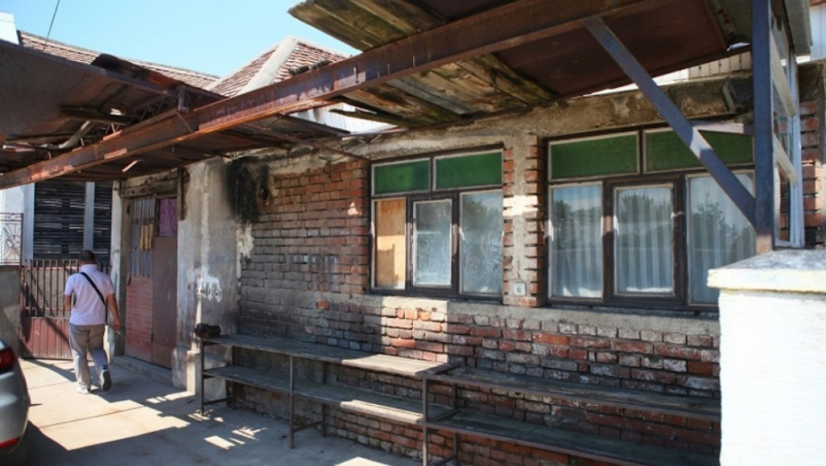 Majka i ćerka se sklonile