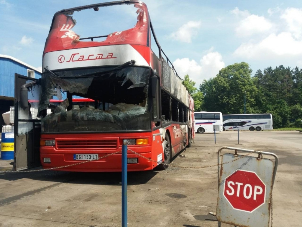 Zapaljeni autobus FK Crvena zvezda