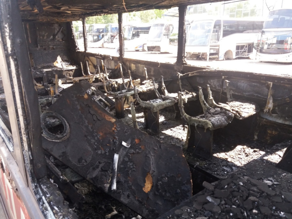 Zapaljeni autobus FK Crvena zvezda