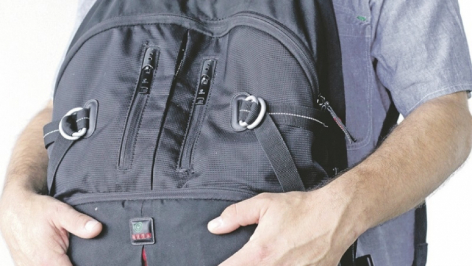 Ranac držite ispred sebe ili u ruci