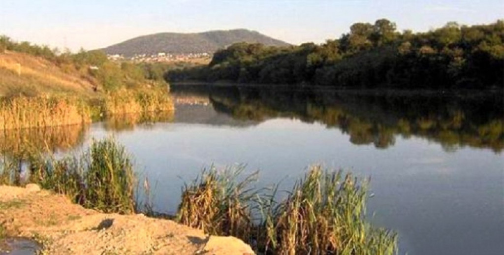 Jezero Pariguz