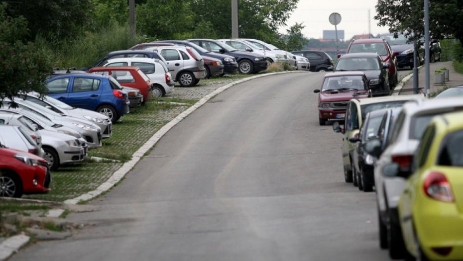 Parking u ulici Borivoja Stevanovića na meti lopova