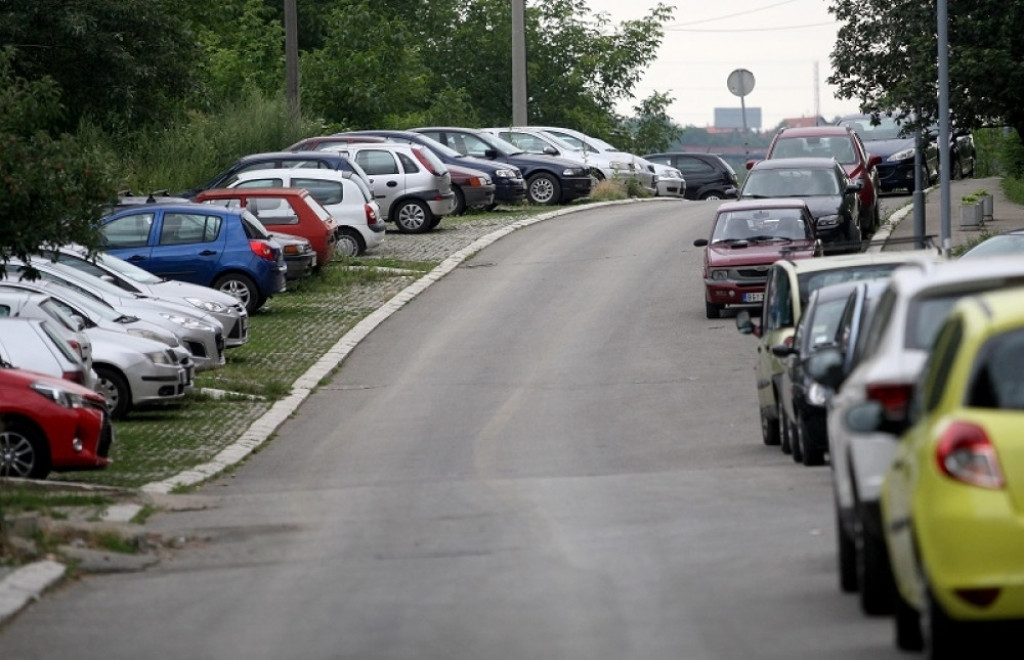 Parking u ulici Borivoja Stevanovića na meti lopova