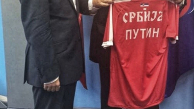 Dragan Marković Palma uručio poklone za Putina