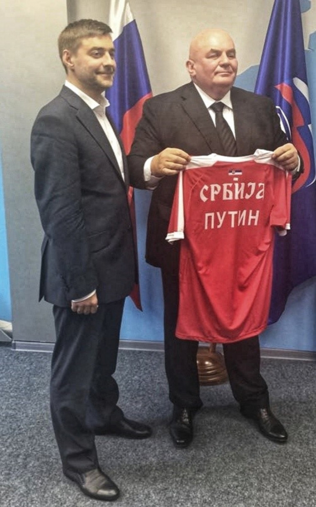 Dragan Marković Palma uručio poklone za Putina