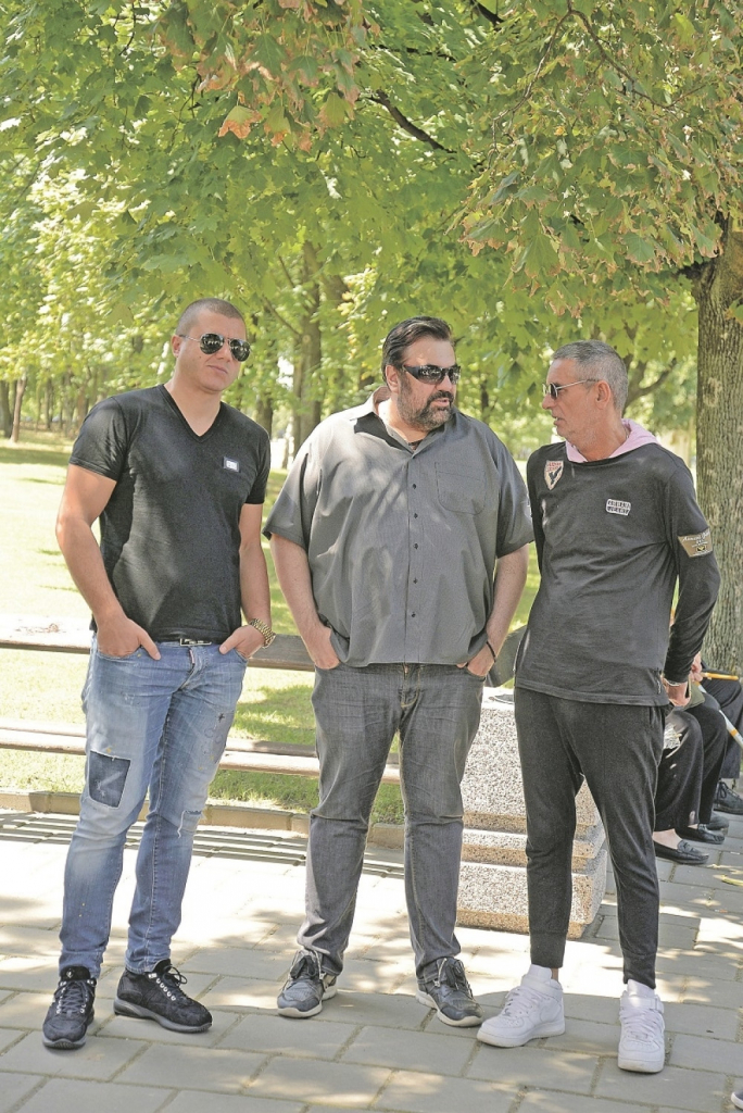 Neboj&scaron;a Bojović, u sredini sa Lepim Mićom 