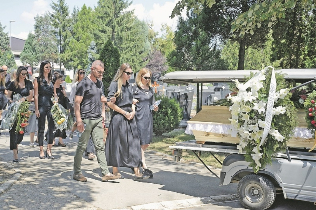 Neute&scaron;na ćerka Sara Trajanović