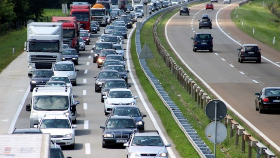 Gužve, kolone, na autoputu