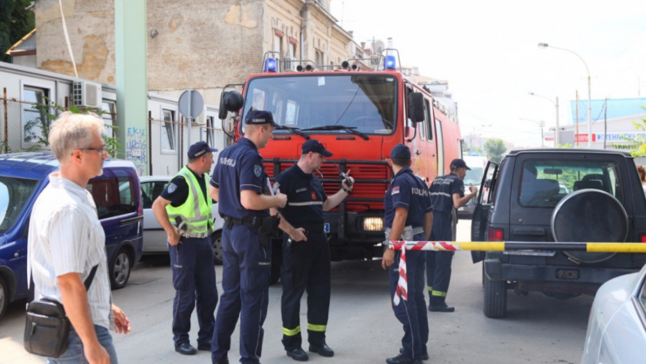 Bomba Ada mol, vatrogasci, policija