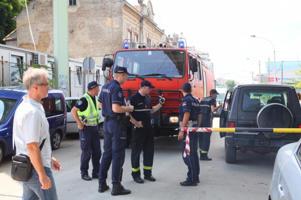 Bomba Ada mol, vatrogasci, policija