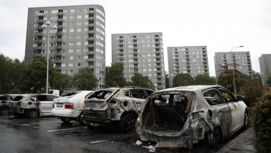 Vandali zapalili desetine automobila u Švedskoj
