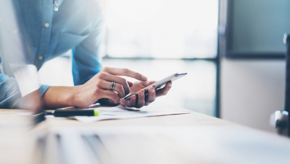 Telefon, poruke, dopisivanje,