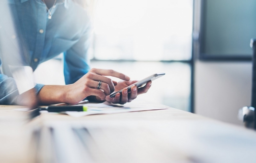 Telefon, poruke, dopisivanje,