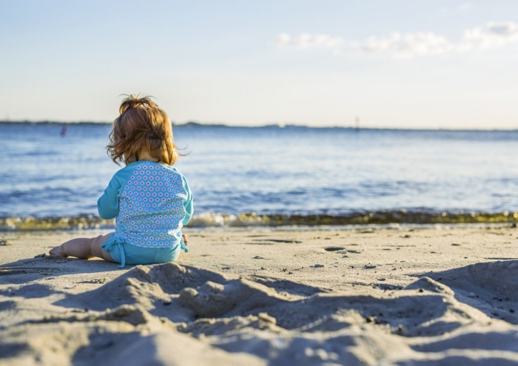Beba, plaža, letovanje, deca