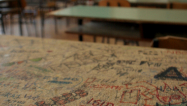 Učionica klupa škola